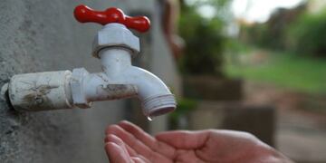 El suministro de agua en Coronel Rosales continúa generando reclamos