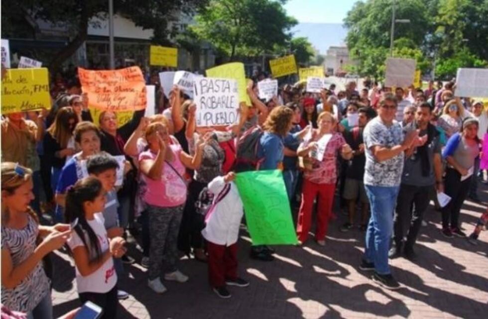 Catamarca realizó cacerolazo por los impuestos de nación