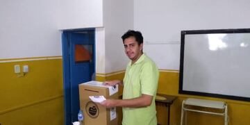 Carlos Montiveros votó