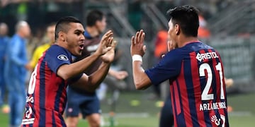 Santiago Arzamendia (d) rechazó a la Selección Argentina porque confesó que siempre se sintió paraguayo\u002E Foto: NELSON ALMEIDA / AFP\u002E