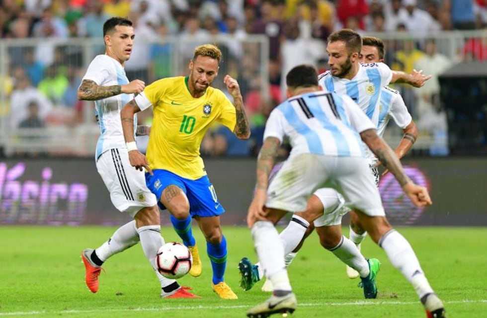 Argentina perdió 1-0 ante Brasil con un gol sobre la hora
