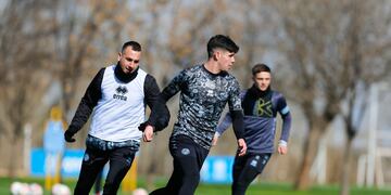 El juvenil podría jugar como mediapunta por el medio, un puesto donde él se siente más cómodo