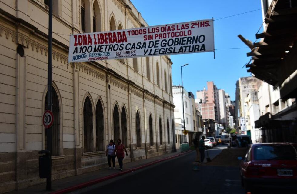 Otro pasacalles viral: éste es por inseguridad y en pleno Centro