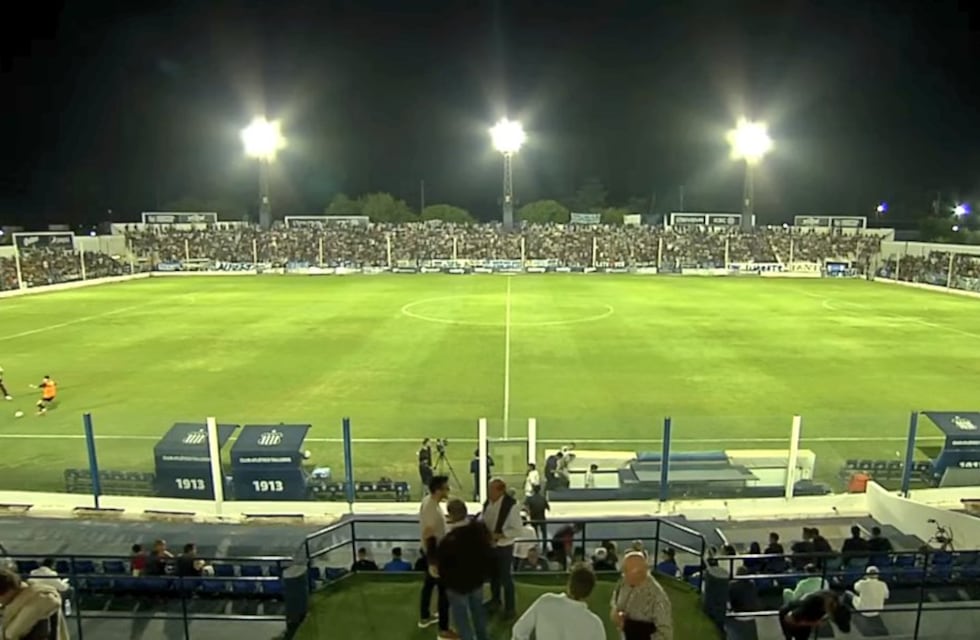 La Boutique volvió a iluminarse y se repletó para la Reserva de Talleres