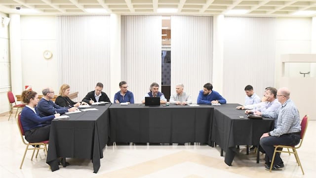 Reunión de funcionarios de la EPE con integrantes del CCIRR