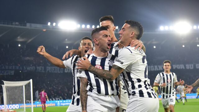 Gol de Michel Santos al minuto de juego