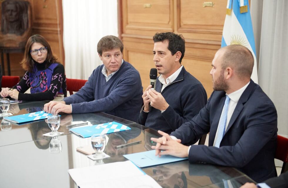 Melella firmó con Nación el contrato para el financiamiento del Fideicomiso para el Desarrollo Austral
