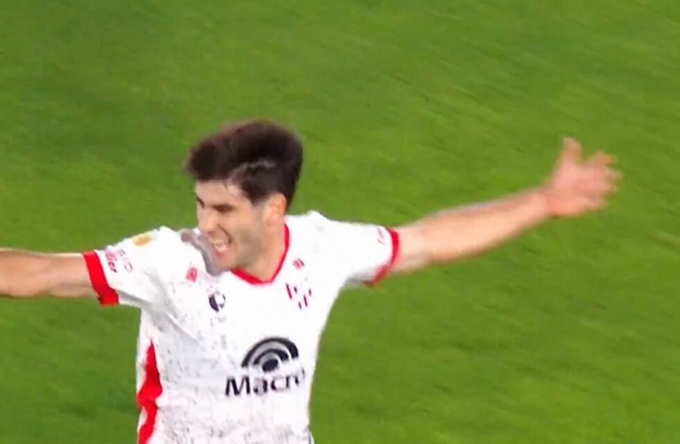 Video: El tercero de Instituto y el primero de Gregorio Rodríguez en primera