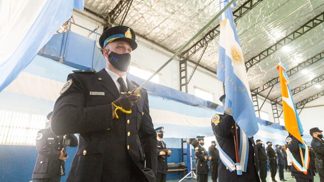 En el acto estuvo Gustavo Melella junto a la vicegobernadora Mónica Urquiza.