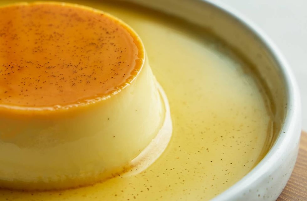 Para el postre, flan casero: paso a paso de esta tradicional receta que no puede faltar en la mesa
