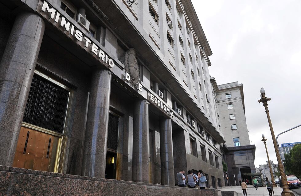 El Gobierno alcanzó el noveno mes consecutivo de superávit fiscal