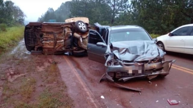 Aparatoso accidente en Campo Ramón: dos personas heridas.