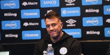 Belgrano presentó a sus dos refuerzos para la segunda parte de la temporada 2024: el delantero Nicolás “Uvita” Fernández y el volante Gabriel Compagnucci. (Javier Ferreyra / La Voz)