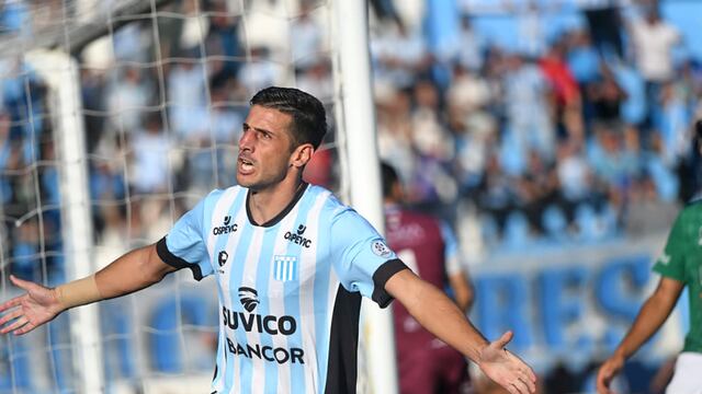 Pablo Chavarría abrió el camino de la goleada de Racing sobre Ferro.