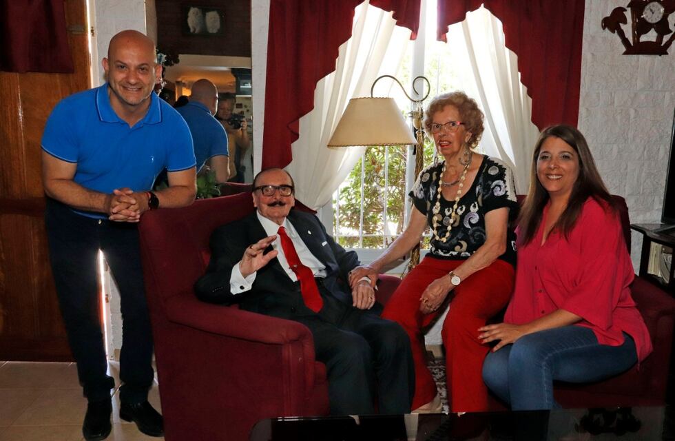 Dalmacio Urcelay, un vecino de Carlos Paz que cumplió 100 años y fue reconocido por el municipio