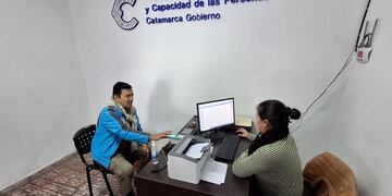 Se actualizaron equipos en diez localidades del interior provincial, con fondos gestionados ante el RENAPER y una inversión de $7 millones por oficina.