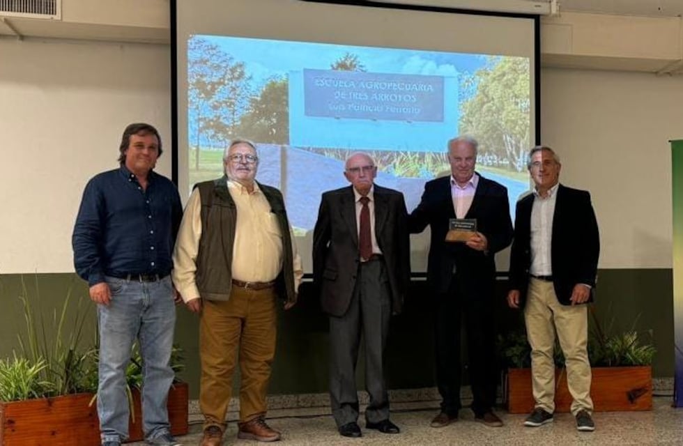 La Escuela Agropecuaria de Tres Arroyos recibió el nombre de Luis Patricio Ferrario