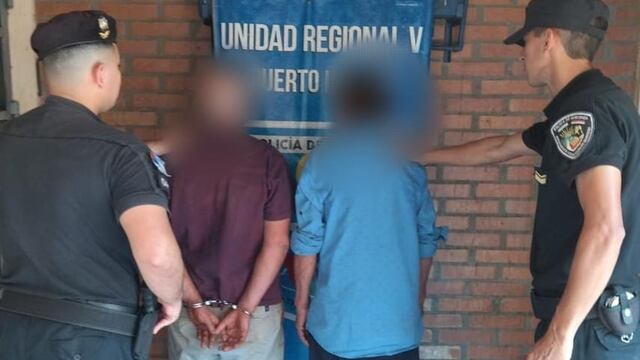 Wanda: una mujer fue hallada sin vida en la vía pública y dos individuos fueron detenidos.