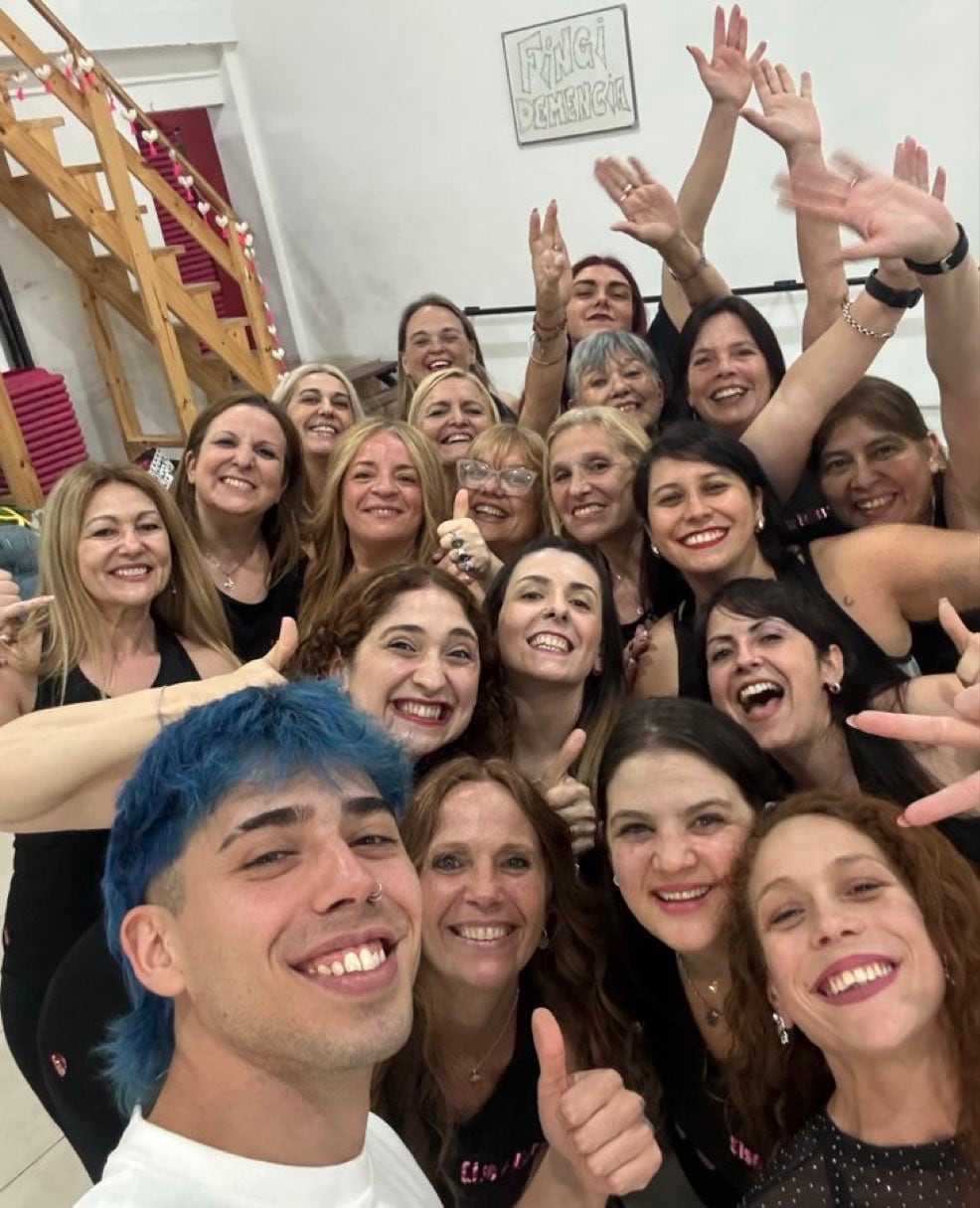 El cantante estuvo en una clase con las mujeres que bailaron zumba en su show.