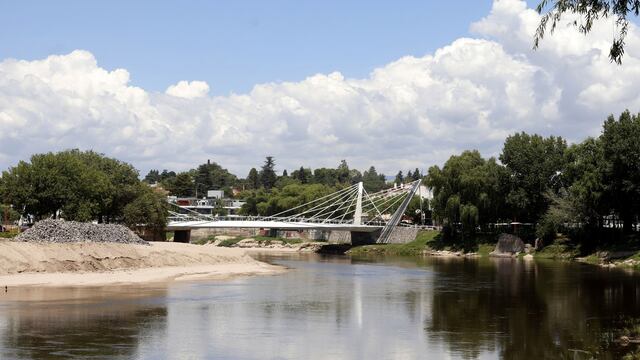 El lago San Roque aumentó su nivel luego de las lluvias de Enero de 2023, pero todavía no llega al nivel del vertedero del dique. (La Voz)