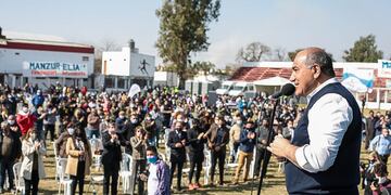 Manzur recorrió la ciudad de Aguilares.