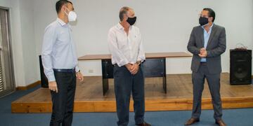 Luciano Córdoba, Luis Alonso y Lisandro Aguiar, reunidos en la sede de la UEJ.