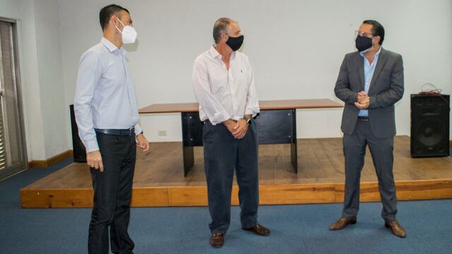 Luciano Córdoba, Luis Alonso y Lisandro Aguiar, reunidos en la sede de la UEJ.