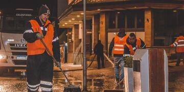 Continúa el operativo de barrido y limpieza de las veredas del circuito céntrico