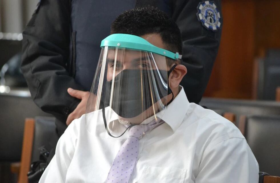 Condenaron a perpetua a un policía que mató a un joven en La Favorita