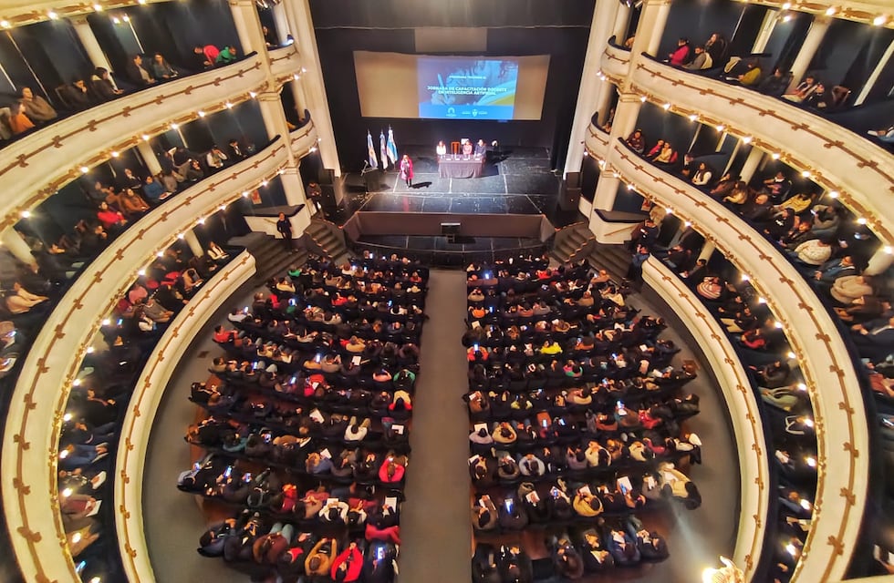 Ley Nº 9890: comenzó la capacitación docente en IA en Tucumán