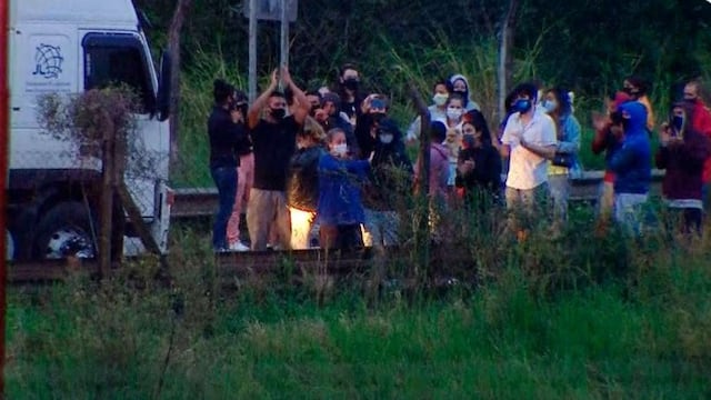 Los varados en Paso de los Libres. (Foto: Captura TN)