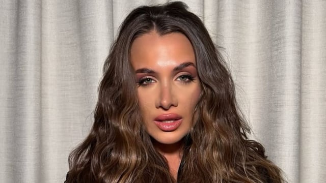 Cami Homs apostó por un look deportivo total black y lució su pancita de embarazada