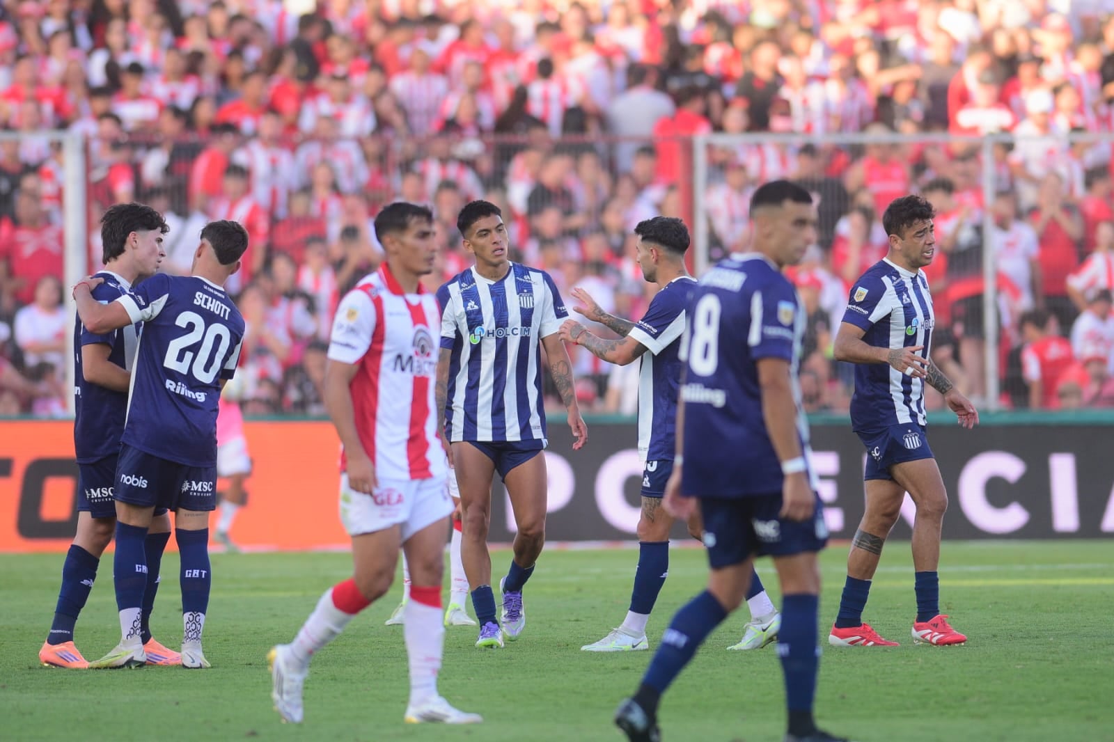 Instituto y Talleres se enfrentaron en el Monumental de Alta Córdoba por la última fecha de la Zona B del Torneo Clausura de la Liga Profesional. (José Gabriel Hernández y Javier Ferreyra / La Voz)