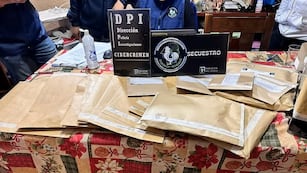 El material secuestrado durante la detención del hombre de 45 años.