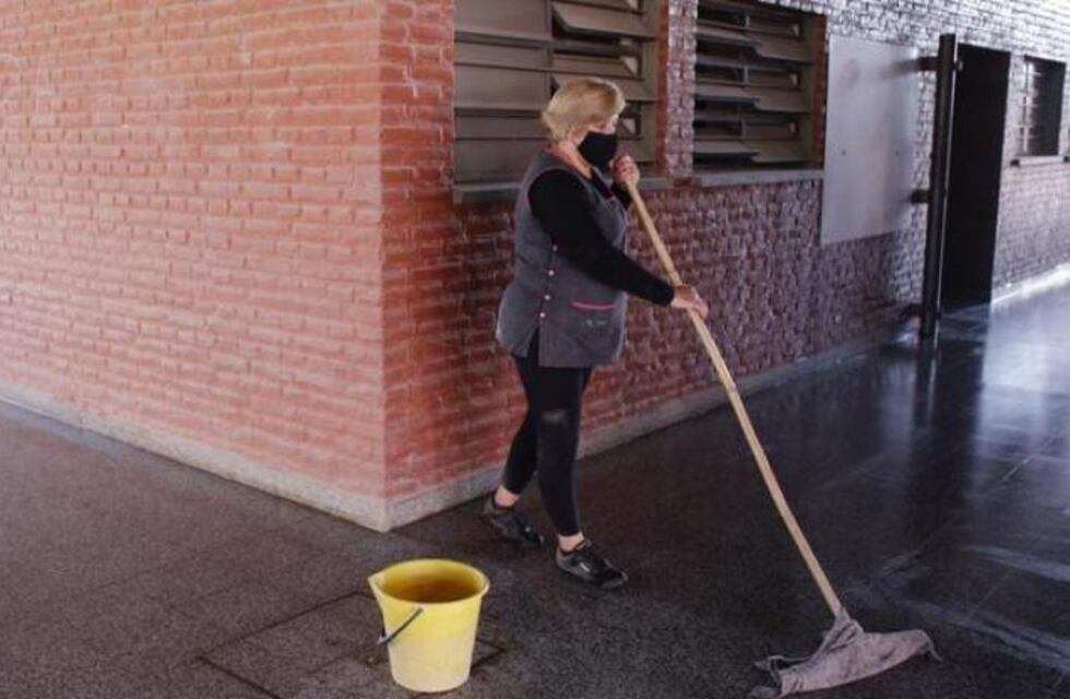 Reaperturas: desde el próximo martes se reintegra el personal auxiliar a las escuelas