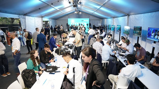 El bunker Unión por la Patria espera por la llegada de sus referentes. (Gentileza)