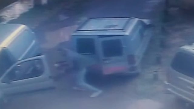 Roban herramientas de un utilitario a un trabajador