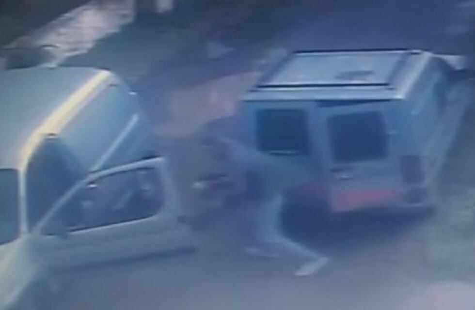 Roban herramientas de un utilitario a un trabajador, VIDEOS