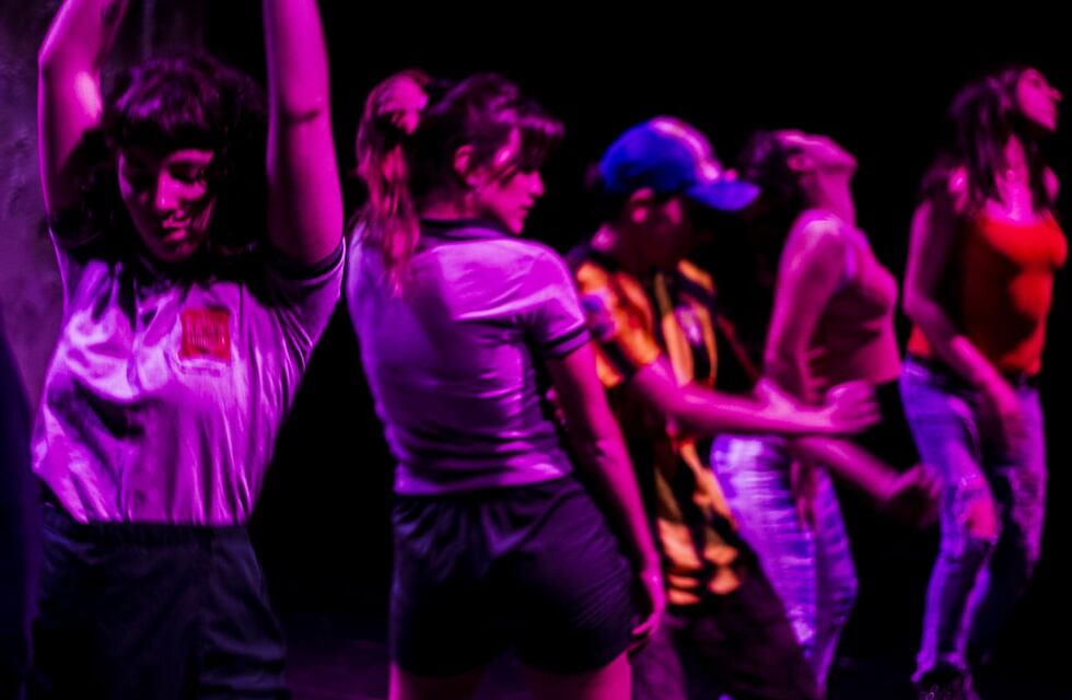 Cumbi Bustinza vuelve con “Lo que quieren las guachas” y suma “La Meca”