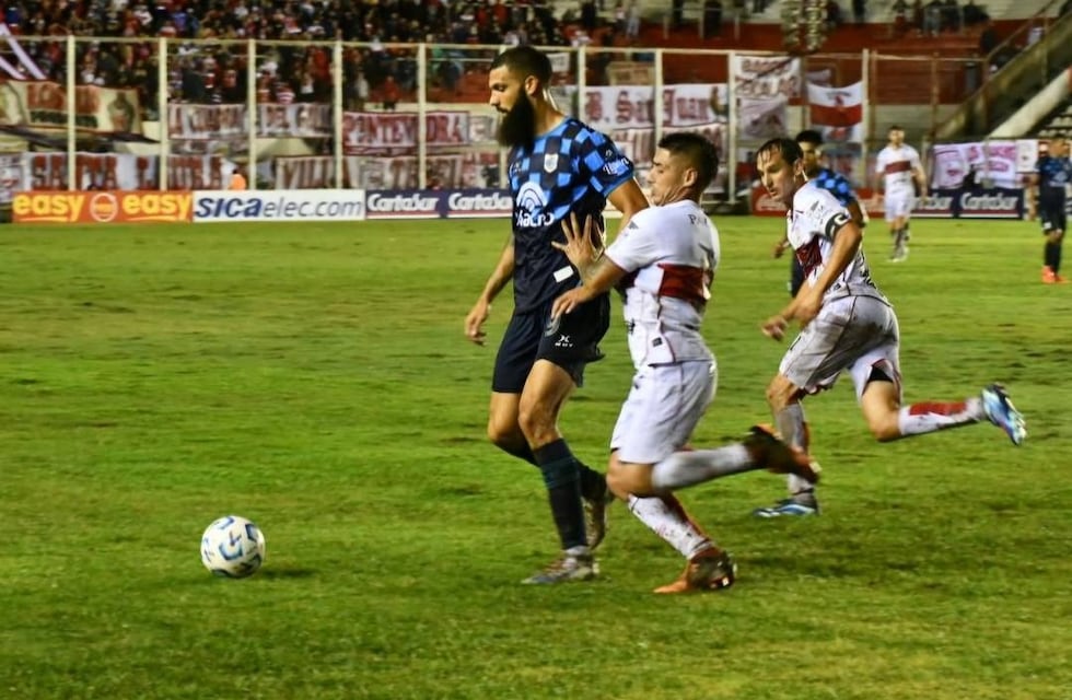 Aguantó y sumó: Gimnasia de Jujuy, con uno menos, rescató un empate como visitante