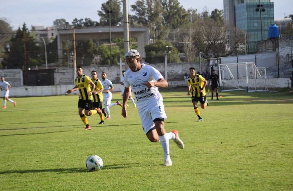 Torneo Regional Amateur: debutó con triunfo Juniors; y empataron Las Palmas y Camioneros