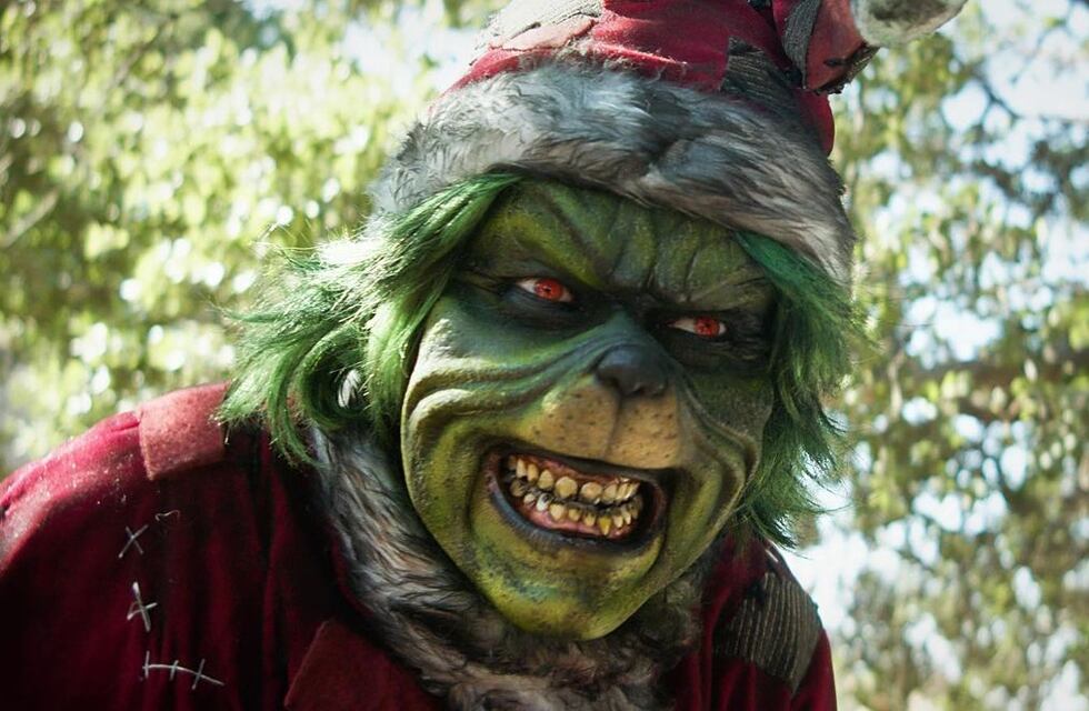 Así es la sangrienta película de terror sobre El Grinch
