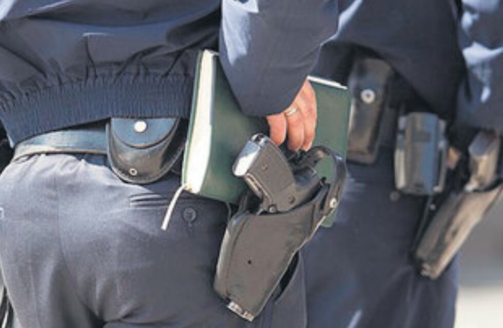 Corrientes: un policía se disparó accidentalmente en los testículos mientras perseguía a un ladrón