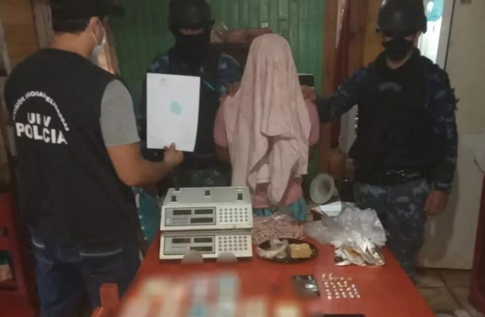 Desbaratan un “kiosco” narco en Puerto Iguazú y entre las drogas incautadas encuentran pasta base