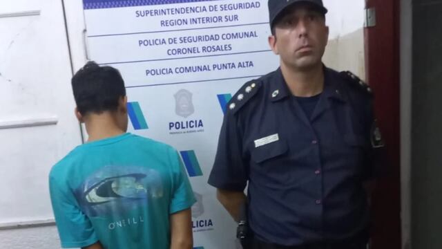 Punta Alta: tenía prohibido acercarse a su pareja y fue detenido cuando la llevaba en moto