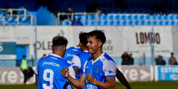 Estudiantes de Río Cuarto le ganó a Talleres de Remedios de Escalada. (Tommy Fragueiro / La Voz)