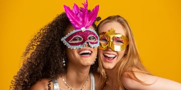 ¡Destacá en la fiesta!: 3 accesorios originales para tu outfit de Carnaval.