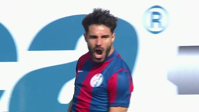 Ezequiel Cerutti abrió el clásico ante Huracán.