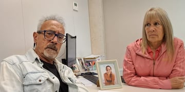 Luis Castana y Alicia Villafañe, padre y madre de Andrea Castana, la joven que mataron en el Cerro de la Cruz, en Villa Carlos Paz (La Voz)