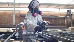 La actividad de la industria PyME de Argentina cayó 9,9 % interanual en febrero. Foto: Los Andes